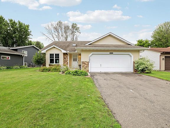 3rd image of 18095 Echo Dr