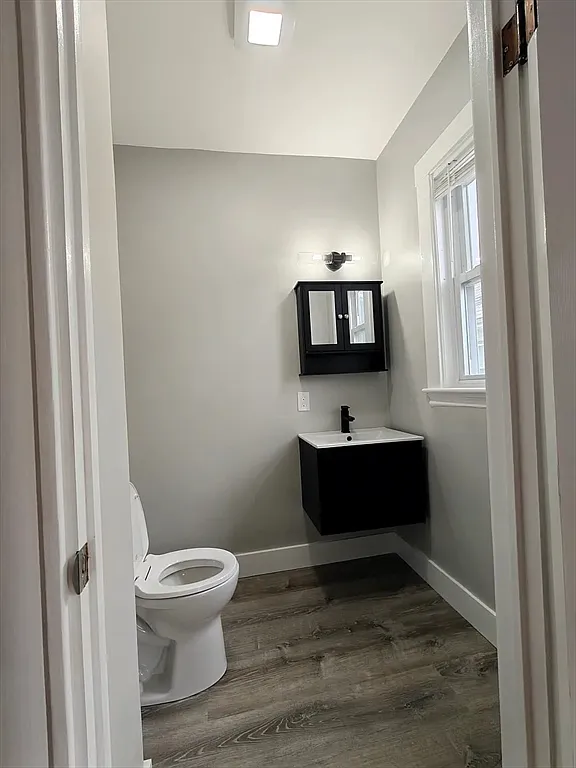 4 bed, 1.5 bath, 1600 sqft, $3,400 — Photo 3
