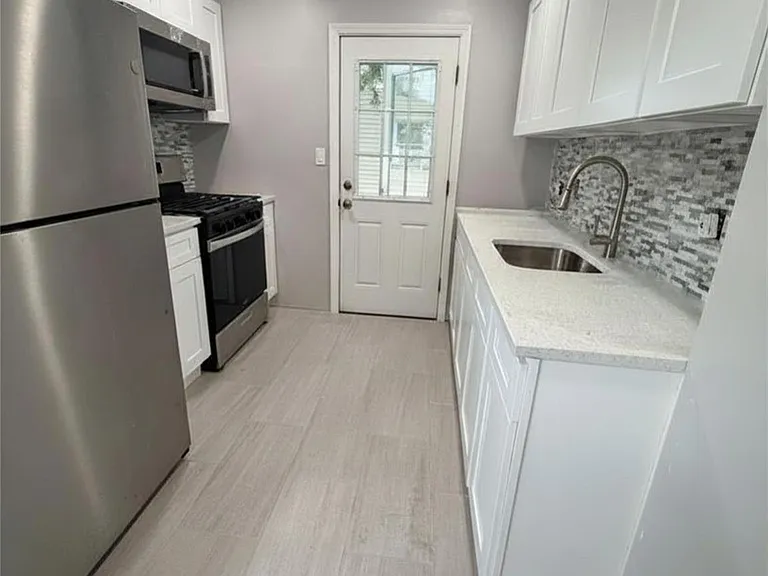 790 Wellwood Ave — Photo 2