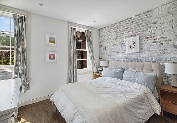 4th image of 51 W 11th St #4F