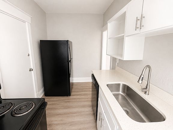 5th image of 4005 Holly St Unit 2N