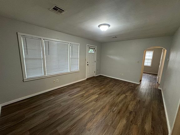 3rd image of 419 E 16th Ave