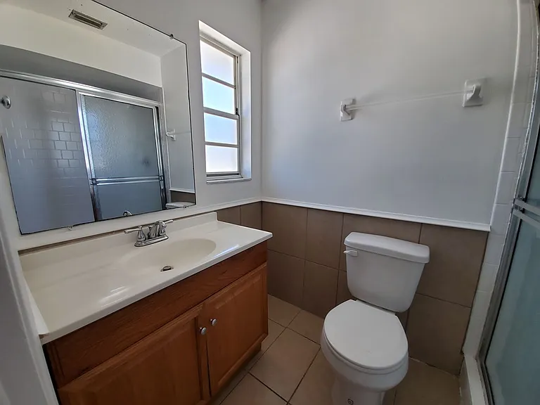 504 Barcelona Avenue — Photo 14