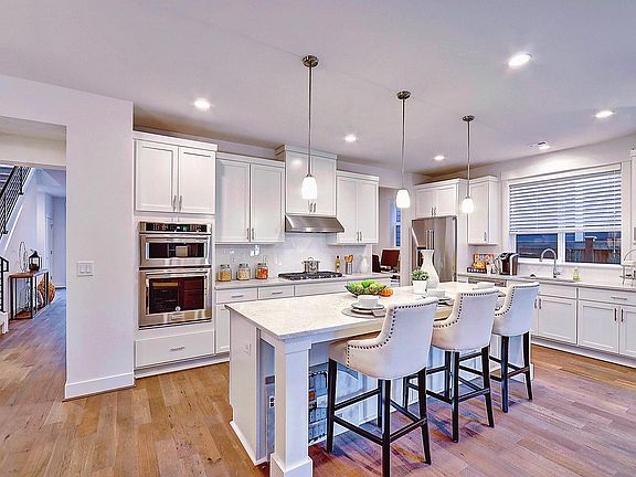 4th image of 11800 NE 70th Pl