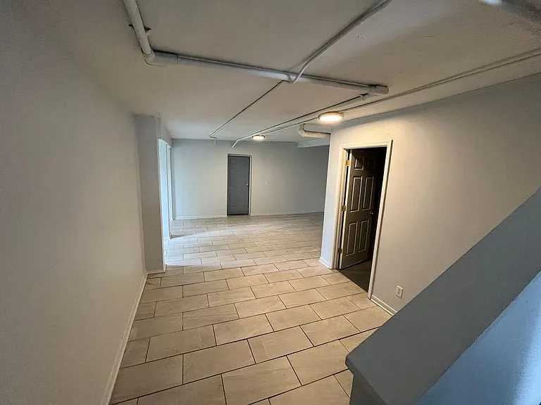 1034 S Spring St — Photo 7
