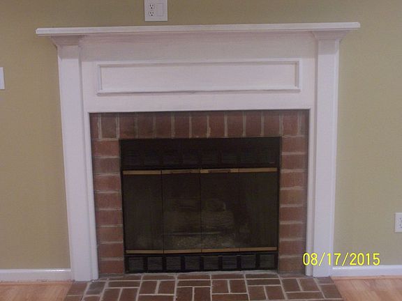 5th image of 715 Rockwood Dr