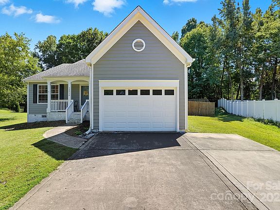 3rd image of 13515 Silver King Ct