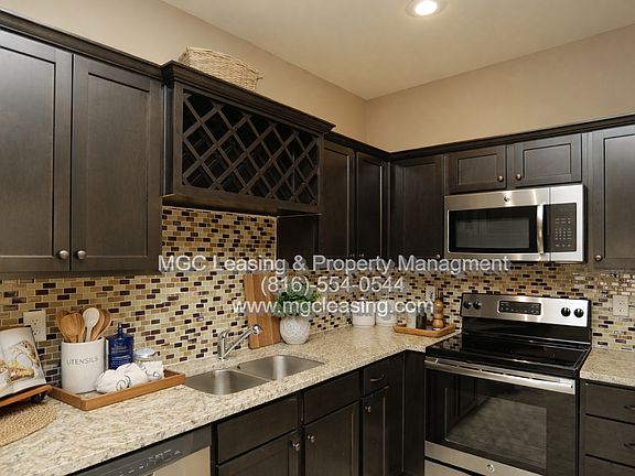 3rd image of 2126 SW Timbertrace Ln