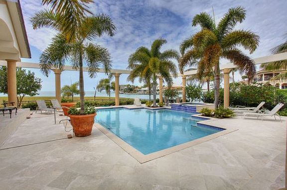 2nd image of 1548 Heights Ct