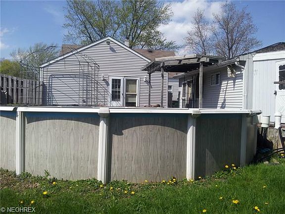 3rd image of 2263 Bel Aire Ln