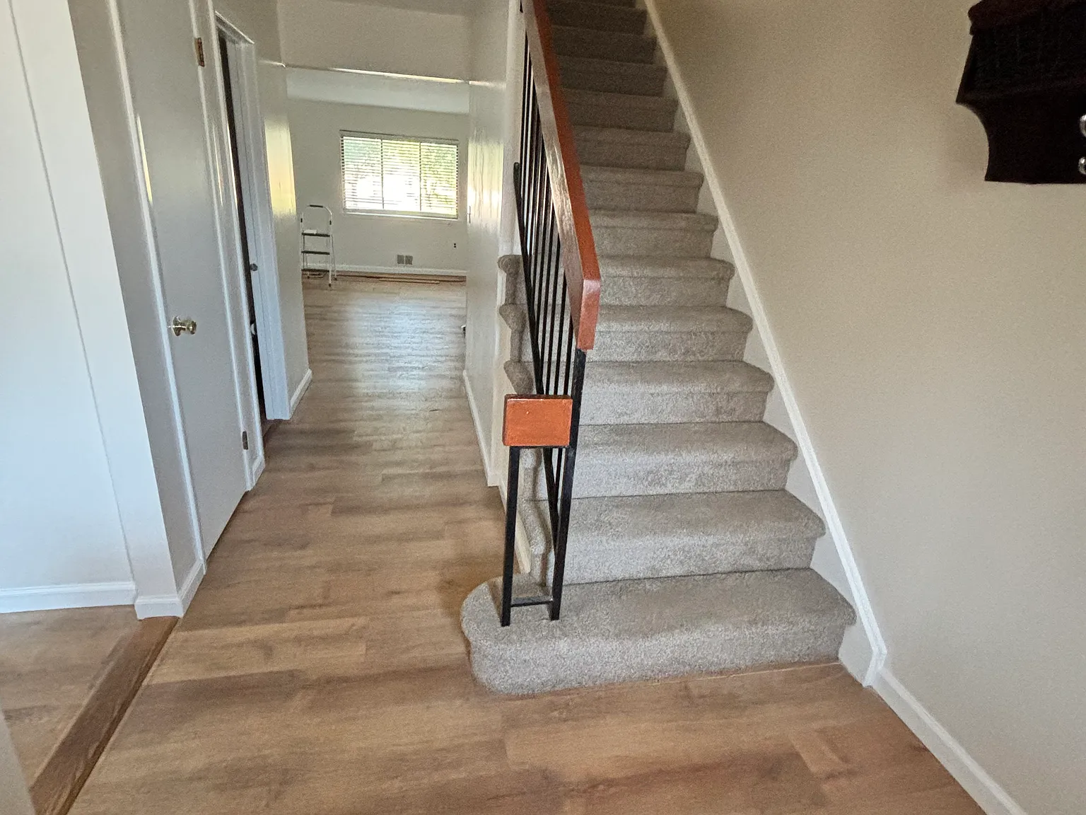 3 bed, 2.5 bath, 1600 sqft, $3,200 — Photo 2