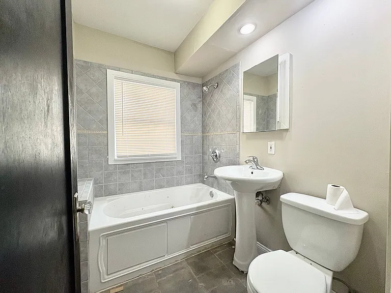 Vanderbilt Place — Photo 24