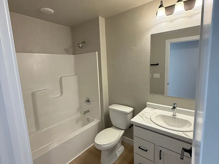 2625 Lawrence Ln — Photo 11