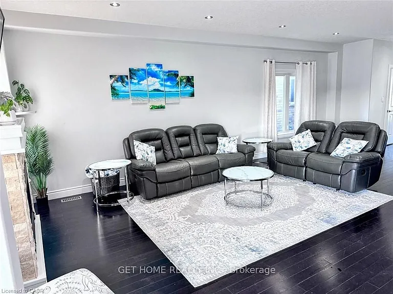 294 Featherstone Cres — Photo 5