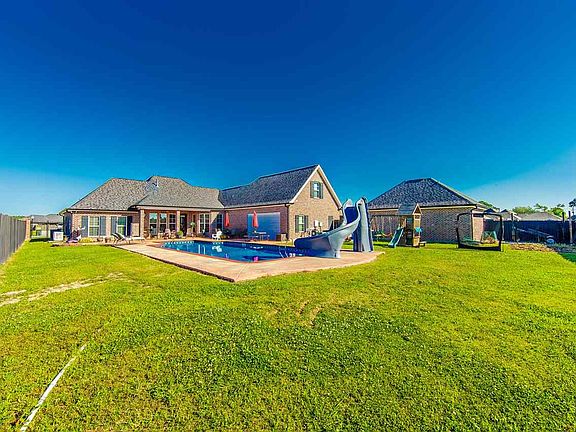 4th image of 151 Gainsville Dr