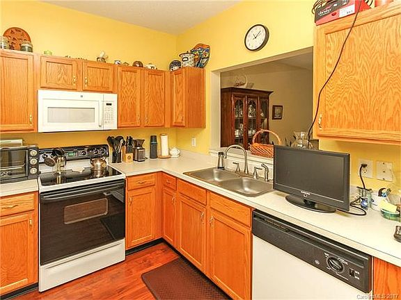 3rd image of 2821 Summergrove Ct #217