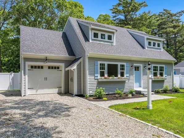 48 Round Pond Dr, East Falmouth, MA 02536