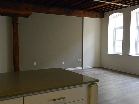 5th image of 222 Race St APT 315