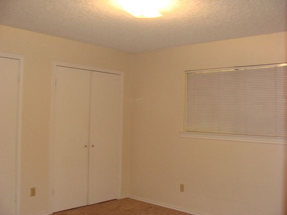 4th image of 2711 Augusta St #B