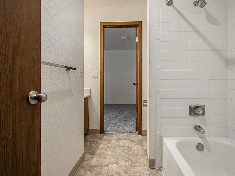 The View Apartments and Townhomes — Photo 27