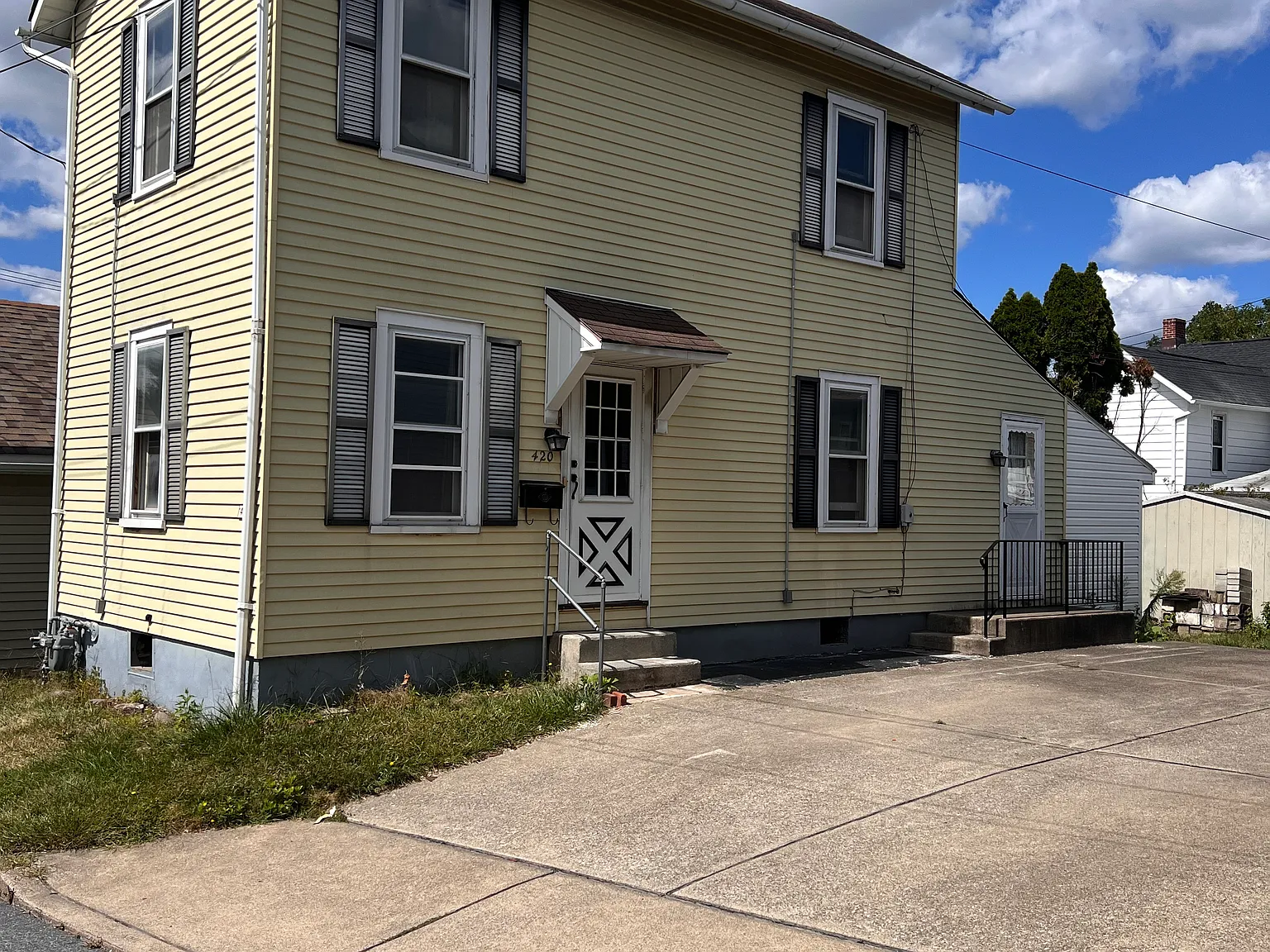 420 Bath Ave — Photo 1