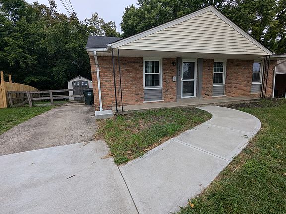 2nd image of 10915 Lemarie Dr