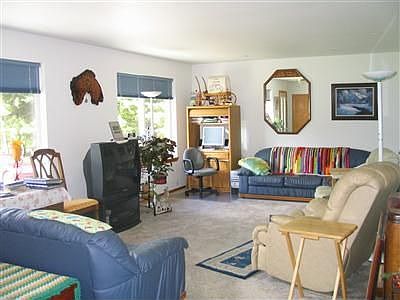 Nice Roomy Living room