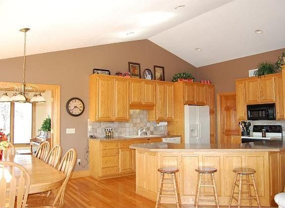 2nd image of 3412 Westridge Dr