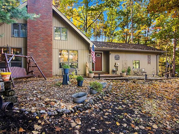 2nd image of 3264 Greenwood Dr