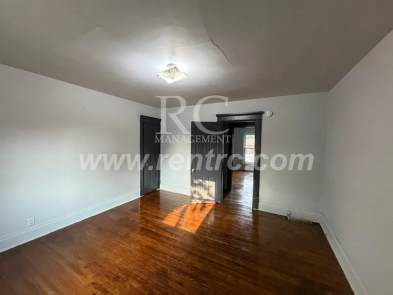 1602-2 E Main St — Photo 10