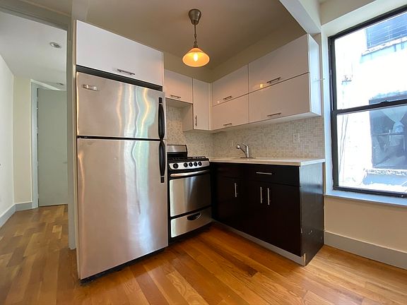 2nd image of 1058 Bergen St #2LFF