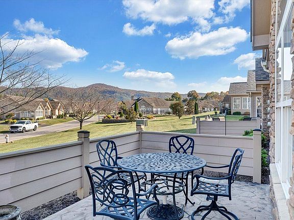3rd image of 5625 Orchard Villas Cir