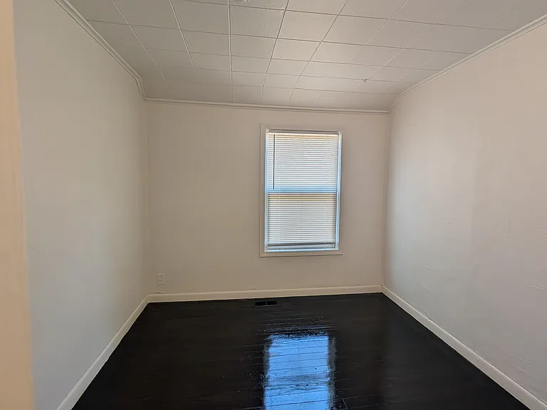 11408 E Empire Ave — Photo 13