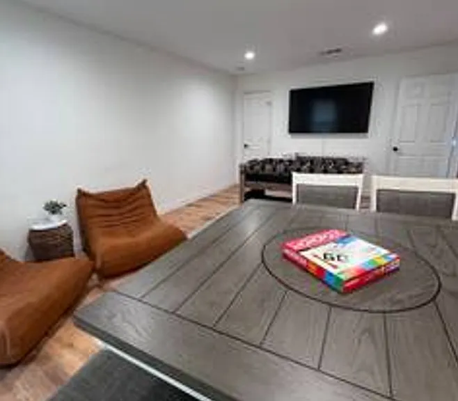 200 Parkview Dr — Photo 10
