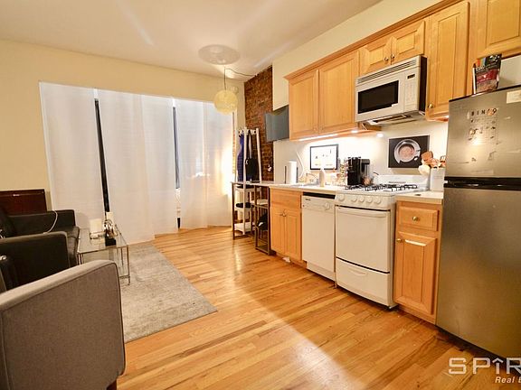 5th image of 814 10th Ave APT 2A
