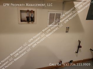 32256 Oscoda Ct, Westland, MI 48186