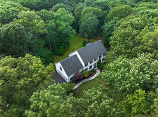 68 Laurel Cliffs Rd, Guilford, CT 06437