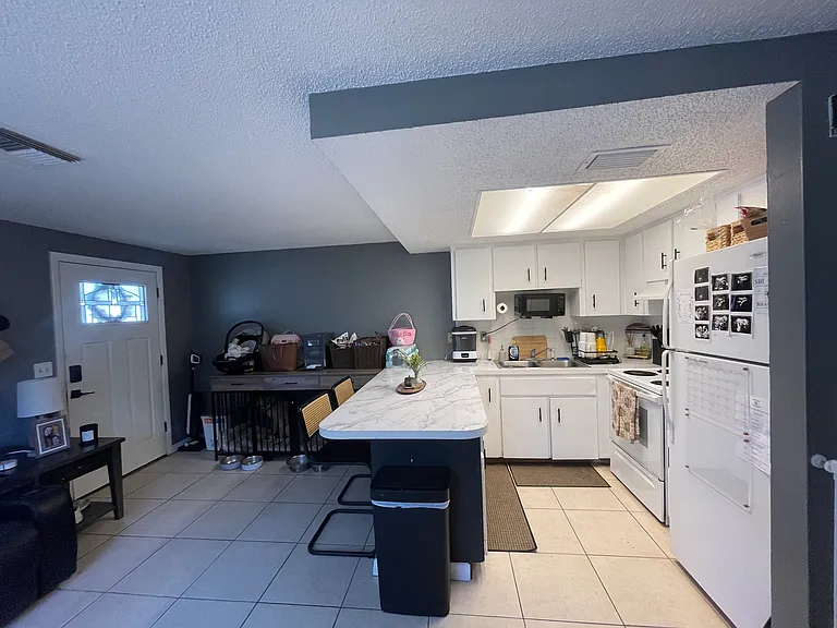 5424 James St #5424 — Photo 2