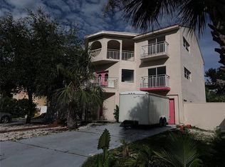 269 8th Ave N, Tierra Verde, FL 33715