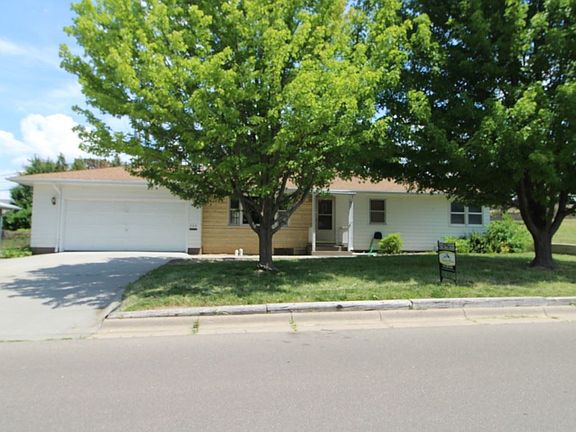 2nd image of 209 S Bunker Hill Dr