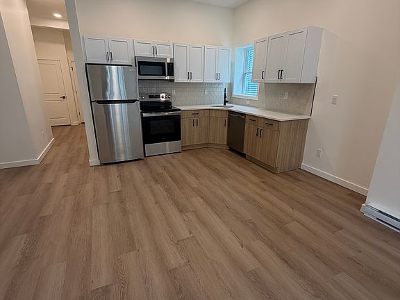 4th image of 46 N Hamilton St APT 4