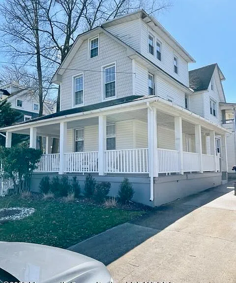 916 Sunset Ave — Photo 1