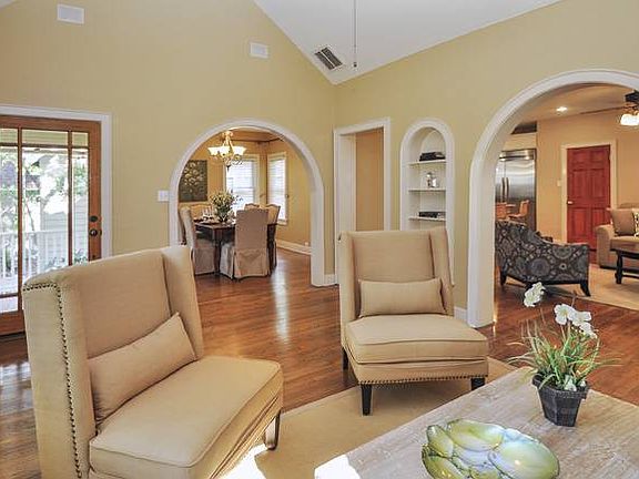 4th image of 412 Abiso Ave