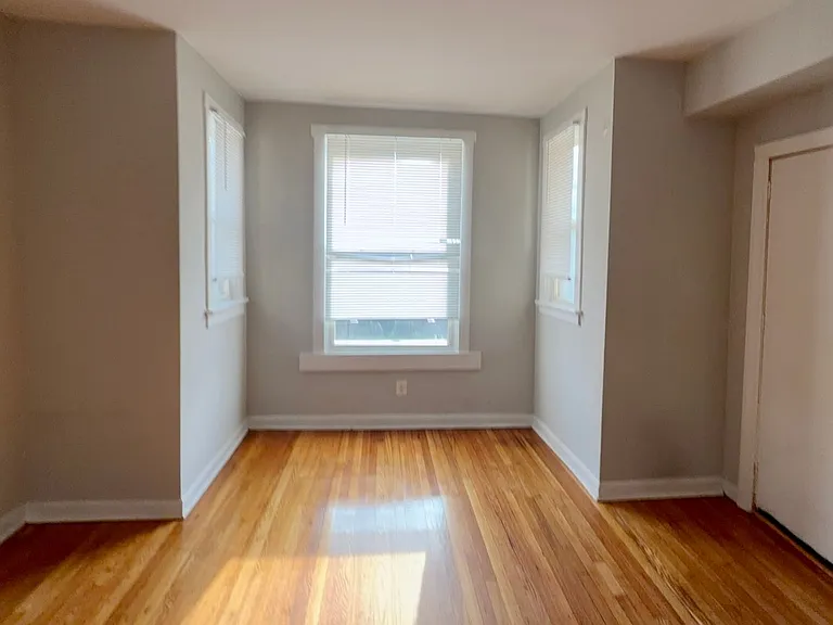 2531 N Tripp Ave — Photo 5