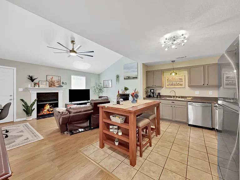 4700 Royal Prince Way — Photo 13