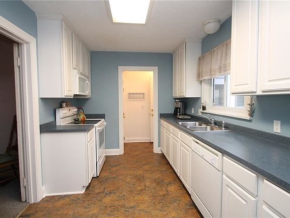 3rd image of 126 Westfall Rd