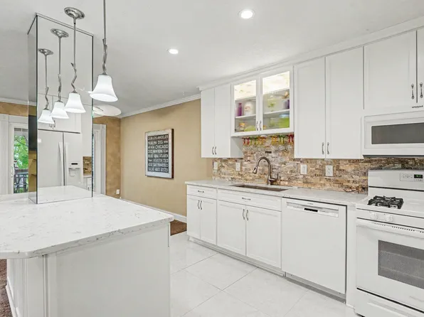 14054 Heywood Path, Apple Valley, MN 55124
