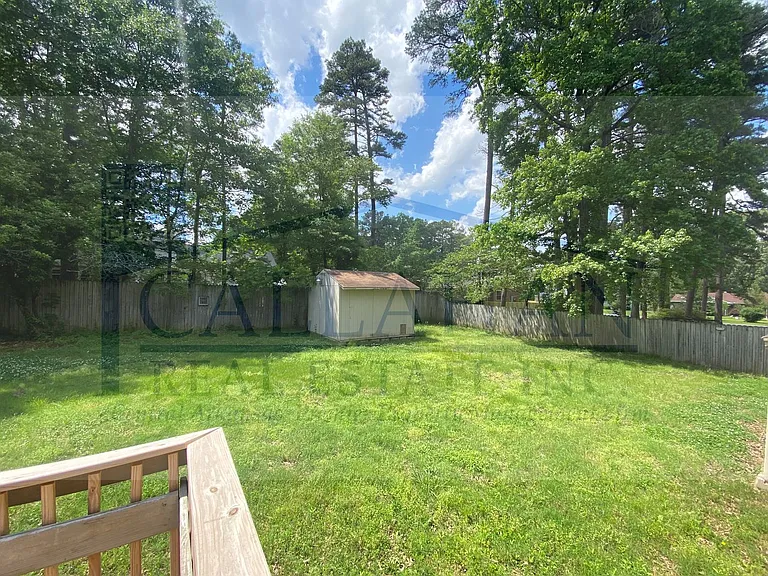 2811 Fox Glenn St — Photo 19