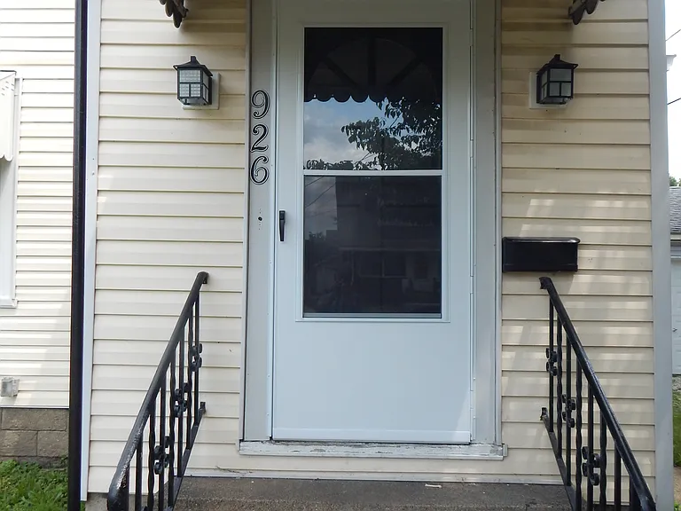 926 Wertz Ave SW — Photo 2