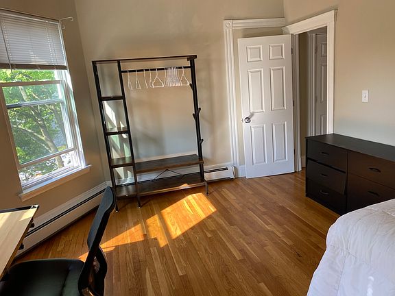 4th image of 1000 Memorial Dr #2M